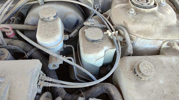 97-05 Park Ave Ultra Windshield Washer Fluid Reservoir With Pump Oem Wiper Tank — photo 3