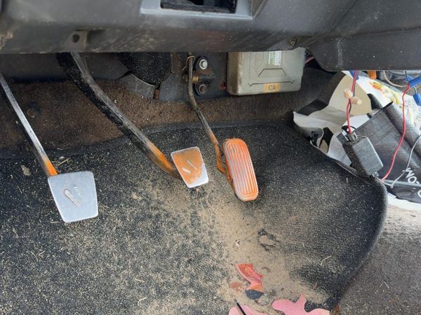 1987-1988 Toyota FX Gas Pedal Assembly OEM Accelerator — photo 1