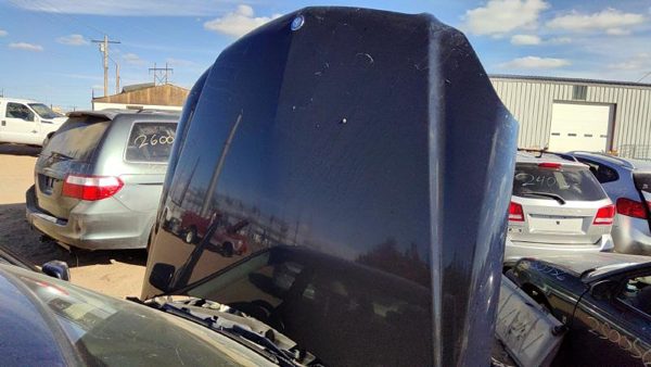 2013 Mercedes C-class Hood Lunar Blue 890 — photo 3