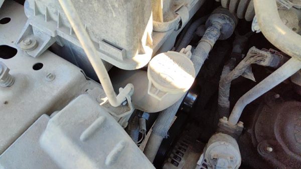2004-2007 Dodge Caravan Windshield Washer Fluid Reservoir With Pump Wiper Tank — photo 2
