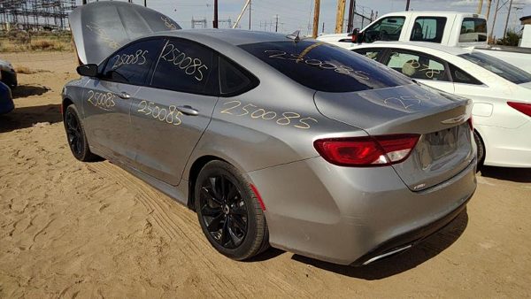 2015 Chrysler 200 — vehicle photo 6