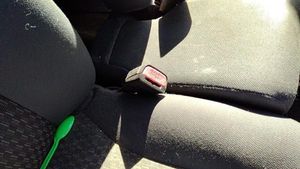 06-11 Gmc Canyon Passenger Right Front Seat Belt Buckle Receiver Dark Pewter 19J — photo 1