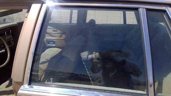 1985 Oldsmobile Delta 88 Rear Door Glass/window LH Olds Driver Left Side Window — photo 4