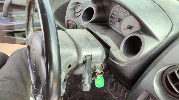 2004 Mitsubishi Eclipse Steering Column Key — photo 7