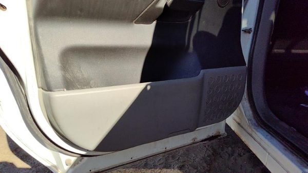 04-07 Titan Driver Left Rear Door Trim Panel With Switches Back W Graphite — photo 6