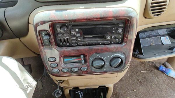 99-00 Town & Country Temperature Control Module In Dash Heater Ac Head Unit Oem — photo 3