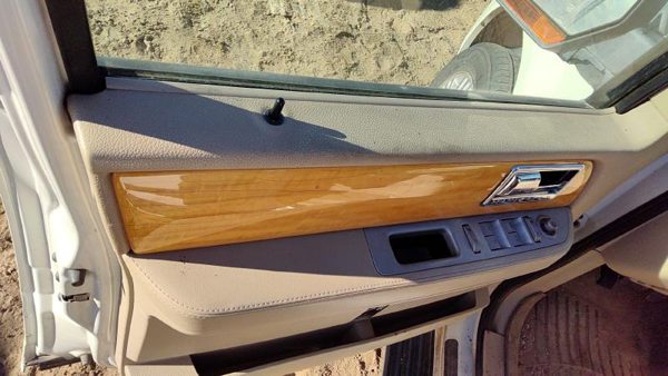 07-10 Lincoln Navigator Driver Left Front Door Trim Panel With Master Switch Tan — photo 4