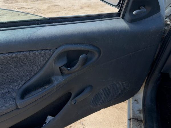 1999-2002 Chevy Cavalier Driver Left Front Door Trim Panel Manual Graphite 12C — photo 4