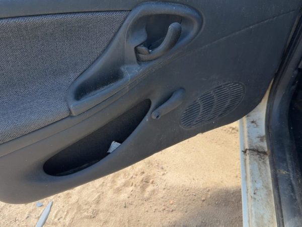 1999-2002 Chevy Cavalier Driver Left Front Door Trim Panel Manual Graphite 12C — photo 9