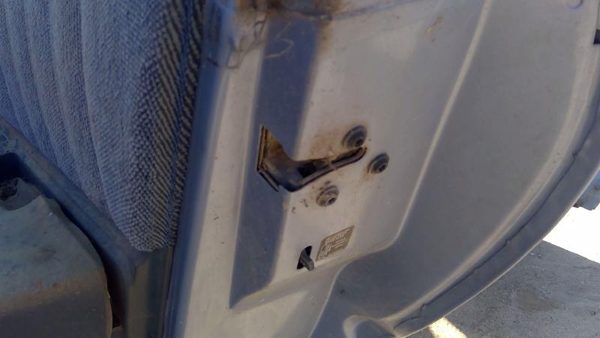 1991-1996 Caprice Passenger Right Rear Door Latch With Rods/Cables Assembly Back — photo 6