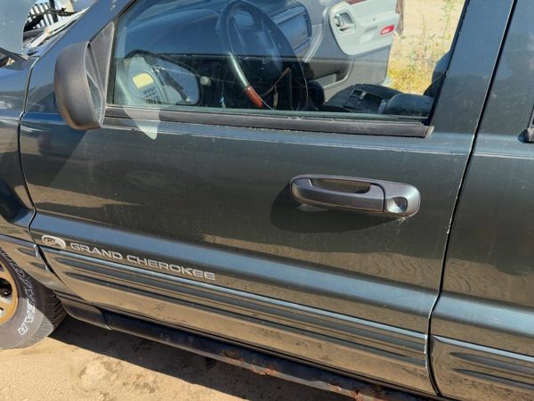 2002 Jeep Grand Cherokee Front Door LH Green — photo 2