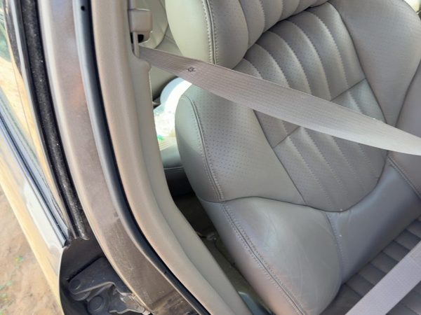 99 Pontiac Bonneville Passenger Right Front Seat Belt Retractor Oem Shoulder Tan — photo 2