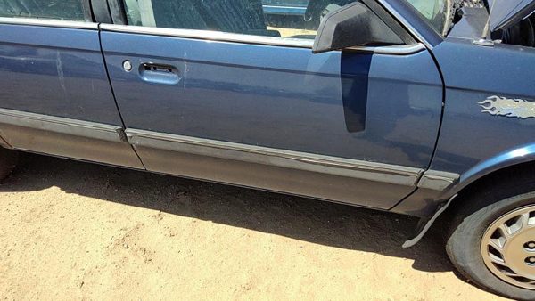 1994 Oldsmobile Cutlass Ciera Front Door RH Blue — photo 1