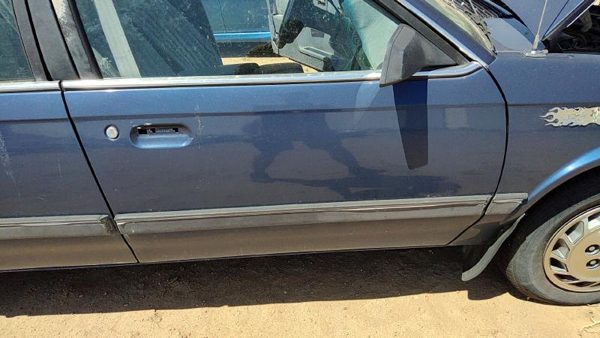 1994 Oldsmobile Cutlass Ciera Front Door RH Blue — photo 4