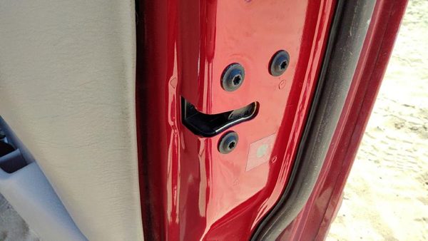 04-07 Town Country Passenger Right Front Door Latch With Rods/Cables Oem — photo 2