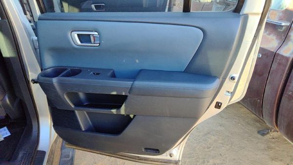 2009 Pilot Passenger Right Rear Door Trim Panel With Switches Back Gray/Blue Gr — photo 1