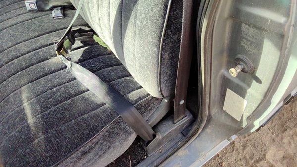 82-93 Chevy S10 Pickup Driver Left Front Seat Belt Retractor Shoulder Dark Gray — photo 6