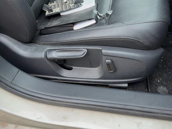 11-14 Vw Jetta Passenger Right Side Power Seat Switch With Trim Panel Oem Black — photo 1