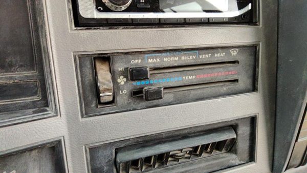 1986-1996 Jeep Cherokee Temperature Control Module In Dash Heater Ac Head Unit — photo 2