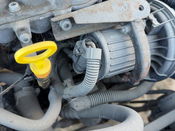 2002 Secondary Air Injection Pump With Pigtail 2.0L Air Pump Pig Tail. — photo 2