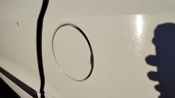 2004-2007 Ford Freestar Fuel Tank Door With Hinge Gas Lid Oem Filler Wt White — photo 2