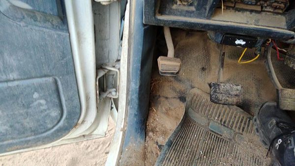 88-94 Chevy Silverado 1500 Driver Left Lower Kick Trim Panel Oem Blue — photo 1