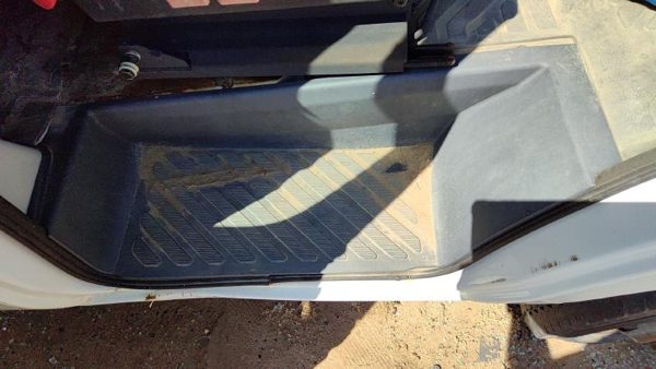 06 Dodge Sprinter Van 3500 Passenger Right Front Lower Sill Step Kick Trim Panel — photo 2