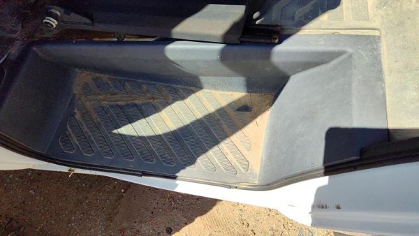 06 Dodge Sprinter Van 3500 Passenger Right Front Lower Sill Step Kick Trim Panel — photo 3