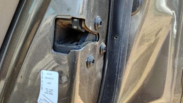 1997-05 Buick Park Ave Passenger Right Rear Door Latch With Rods/Cables Oem Back — photo 3