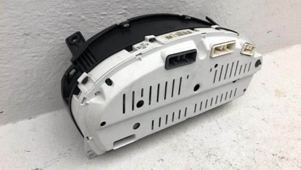 2005-2006 Hyundai Tucson Speedometer Cluster Instrument Gauges Panel Dash 2.7L — photo 9