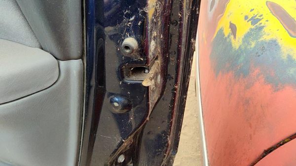 1998-2003 Toyota Sienna Passenger Right Front Door Latch With Rods/Cables Oem — photo 2