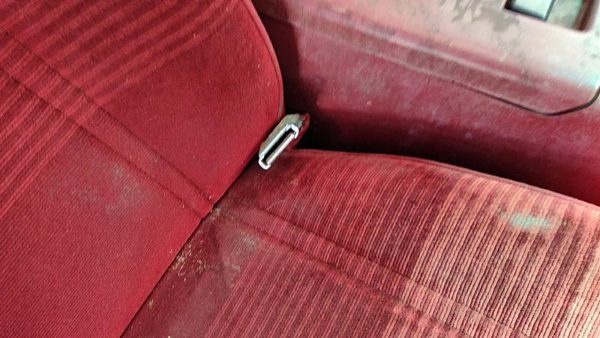 1990 Ford Bronco 2 Passenger Right Front Seat Belt Buckle Receiver Oem Red — photo 1