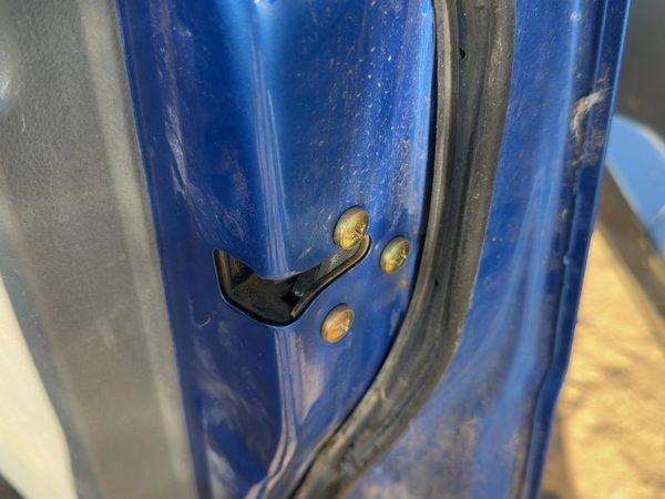 2004-2011 Chevy Aveo Passenger Right Front Door Latch With Rods/Cables Oem — photo 3