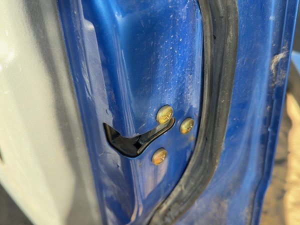 2004-2011 Chevy Aveo Passenger Right Front Door Latch With Rods/Cables Oem — photo 4