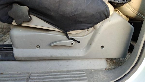 2001 Chevy Suburban Driver Left Side Seat Trim Panel Oem 922 Light Gray — photo 3