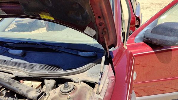 2001 Volvo V70 Hood Hinge LH Xc Red 445 — photo 1