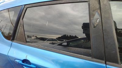 2004-2009 Mazda 3 Passenger Right Rear Side Window Door Glass Oem Back