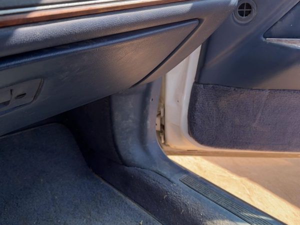 1990-1997 Lincoln Town Car Passenger Right Lower Kick Trim Panel Oem Blue Dp — photo 1