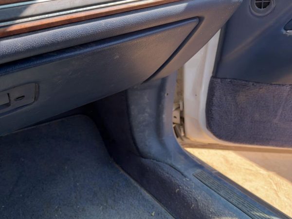1990-1997 Lincoln Town Car Passenger Right Lower Kick Trim Panel Oem Blue Dp — photo 2