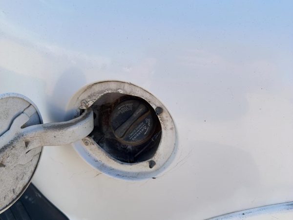 1999-2004 Ford F150 Fuel Filler Neck Assembly With Gas Cap Oem 1L3Z9034Aa — photo 2