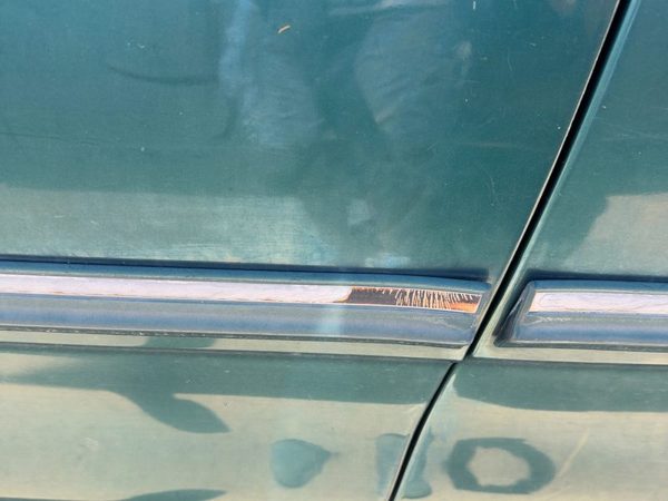 97-98 F150 Driver Left Front Moulding From Door Oem Trim Strip Pacific Green Ps — photo 2