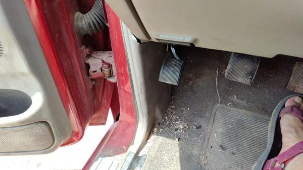 1999-2001 Mazda B2500 Driver Left Lower Kick Trim Panel Oem Gray V2 — photo 4