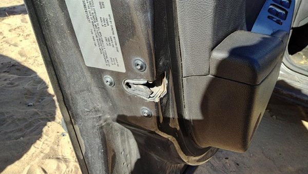 2005-2010 Pontiac G6 Driver Left Front Door Latch With Rods/Cables Oem Sedan — photo 3