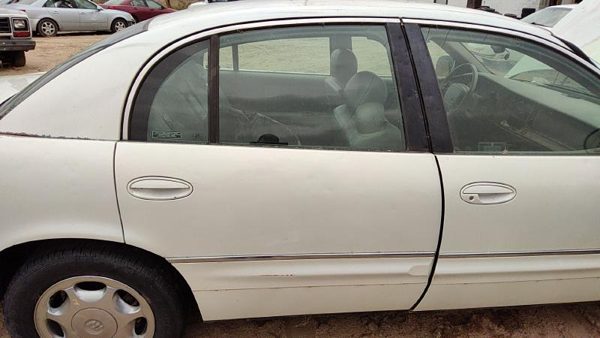 2000 Buick Park Avenue Rear Door RH White 78U Hail — photo 1