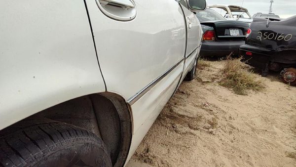 2000 Buick Park Avenue Rear Door RH White 78U Hail — photo 4