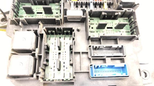 2008 Chrysler Aspen Cabin Interior Fuse Box Panel Oem Power Distribution — photo 3