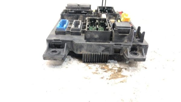 2008 Chrysler Aspen Cabin Interior Fuse Box Panel Oem Power Distribution — photo 5