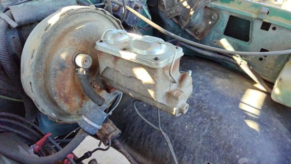 1976 GMC Jimmy Master Cylinder ??? 00335075 — photo 2