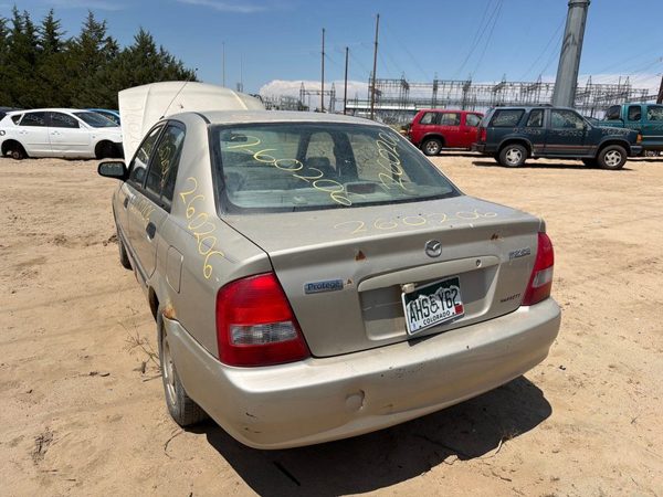 2000 Mazda Protege — vehicle photo 6
