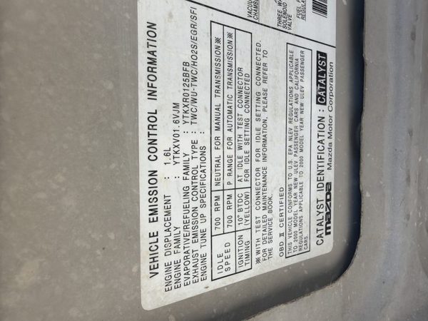 2000 Mazda Protege — vehicle photo 9